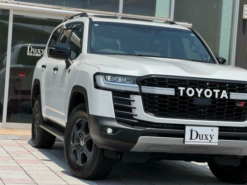 LAND CRUISER