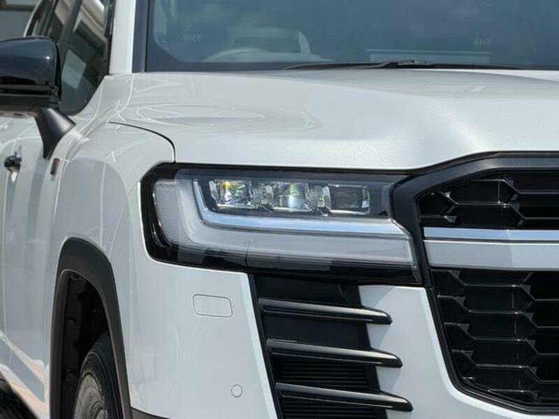 LAND CRUISER