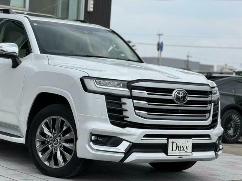 LAND CRUISER
