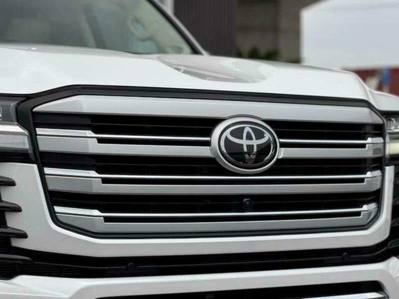 LAND CRUISER