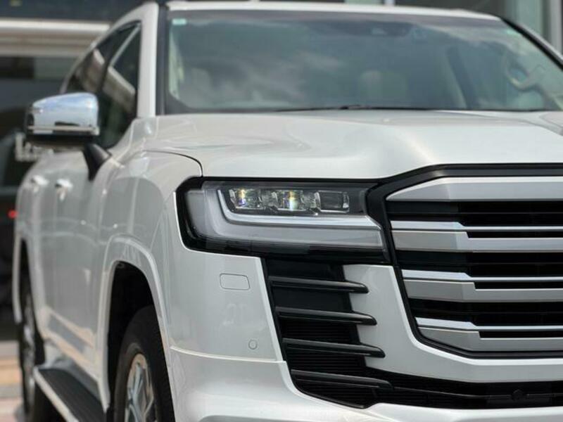 LAND CRUISER