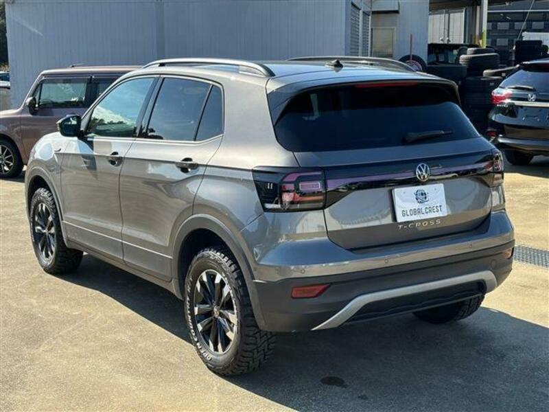 T CROSS