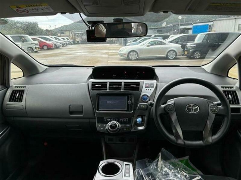 PRIUS ALPHA