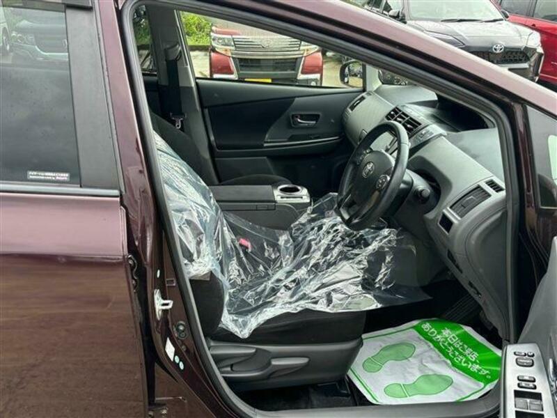 PRIUS ALPHA