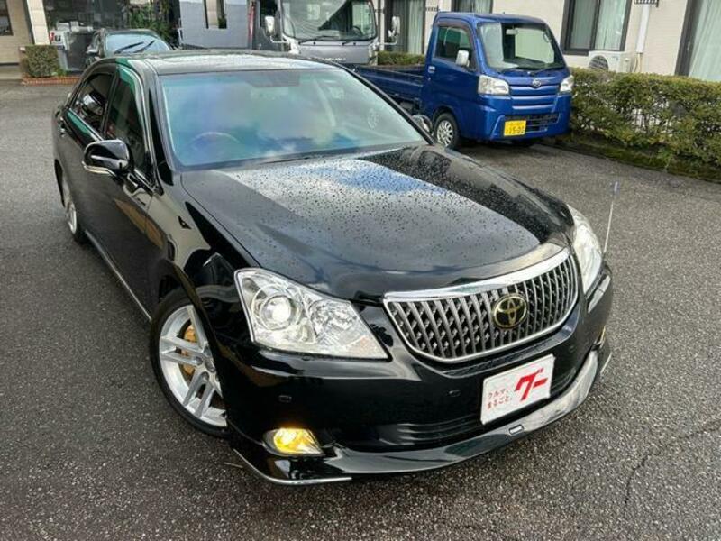 TOYOTA CROWN MAJESTA