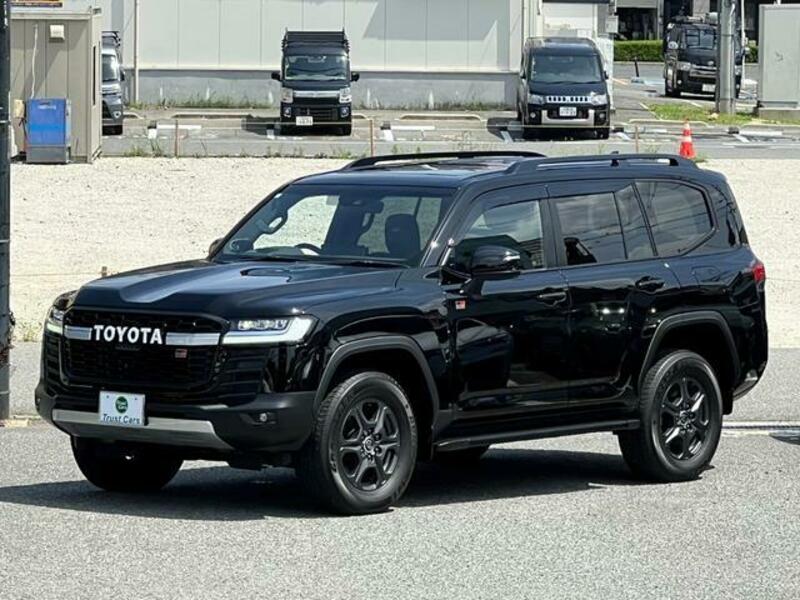 LAND CRUISER