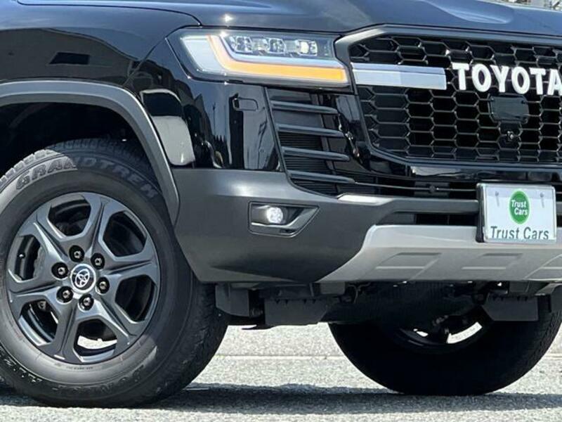 LAND CRUISER