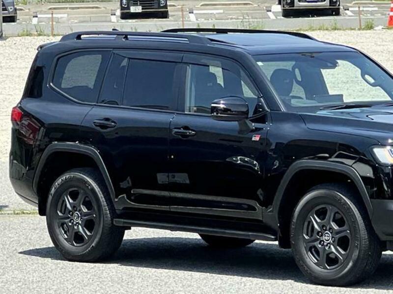 LAND CRUISER