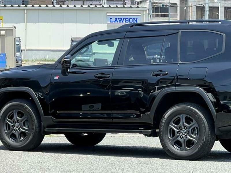 LAND CRUISER