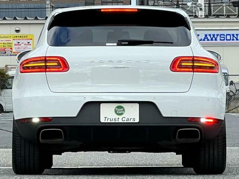 MACAN