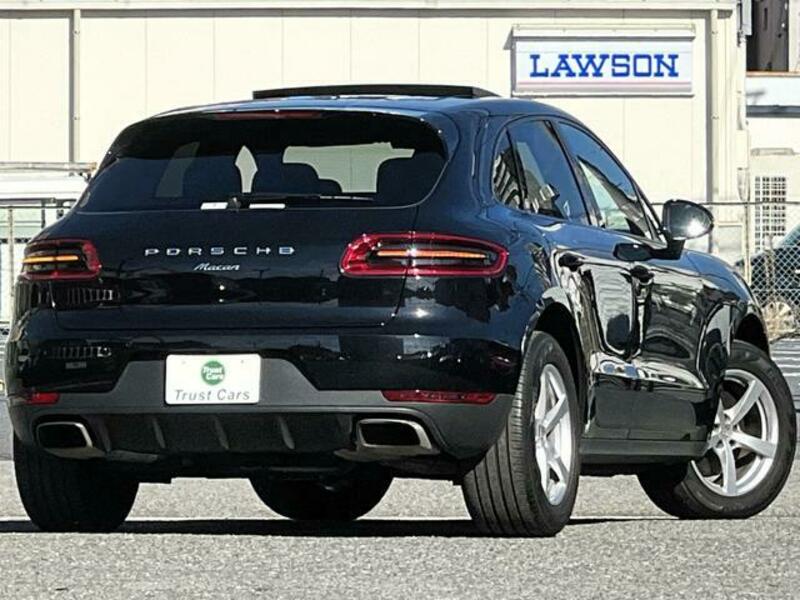 MACAN
