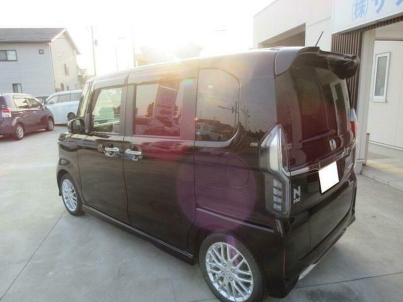 N BOX CUSTOM