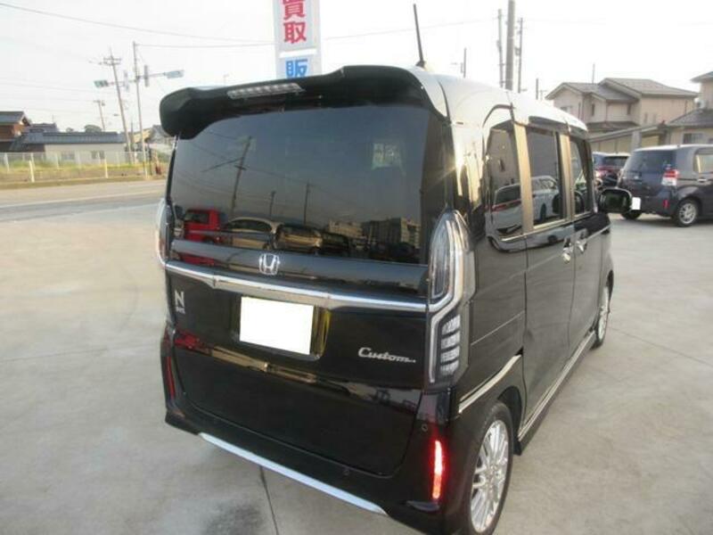 N BOX CUSTOM