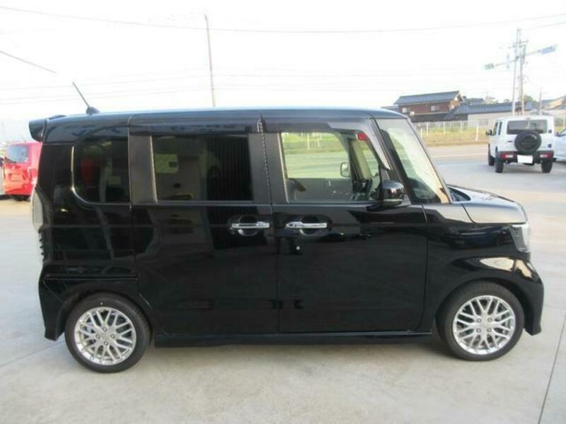 N BOX CUSTOM