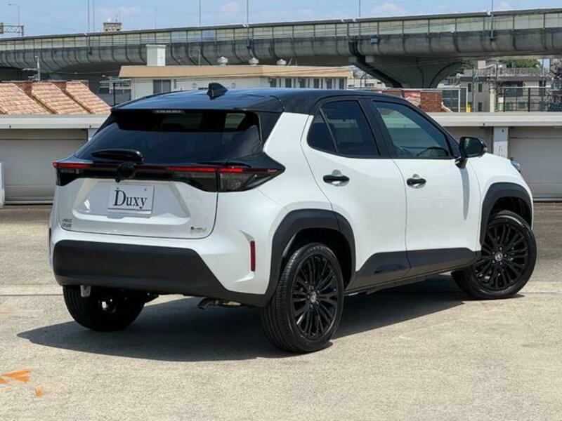 YARIS CROSS