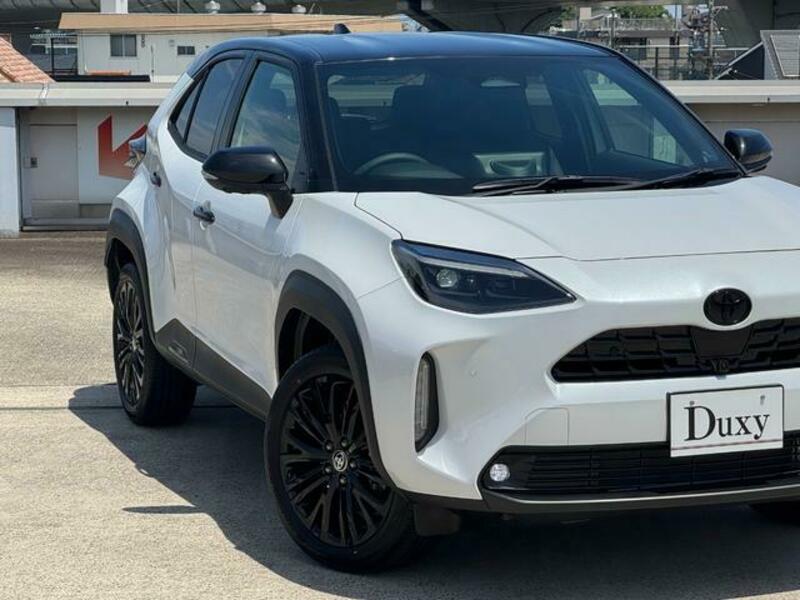YARIS CROSS