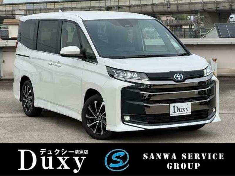 TOYOTA NOAH