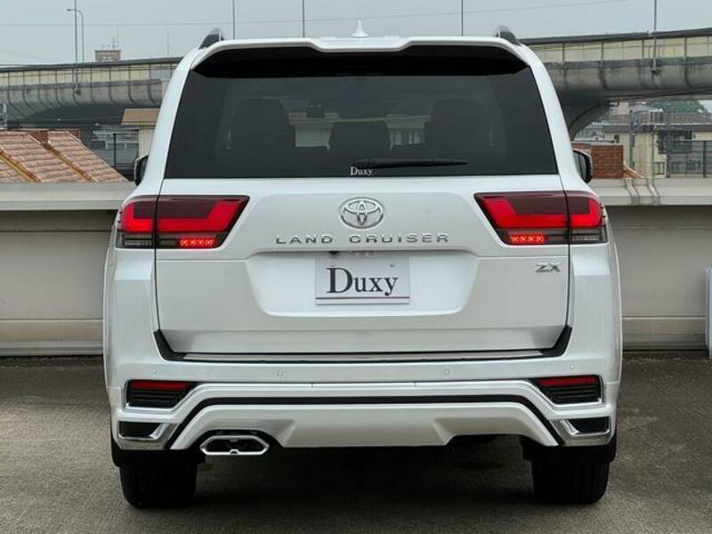 LAND CRUISER