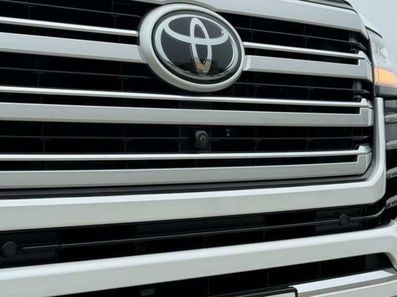 LAND CRUISER