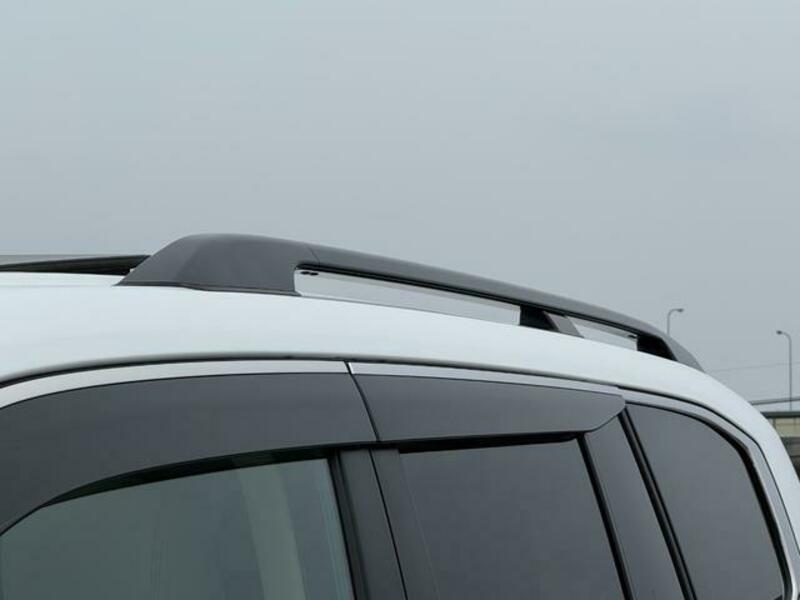 LAND CRUISER