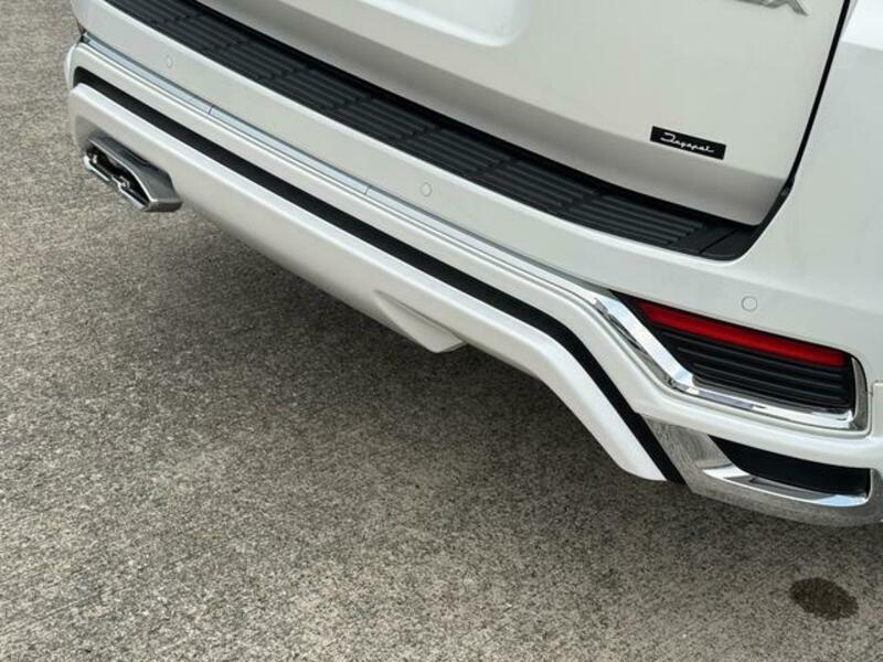 LAND CRUISER