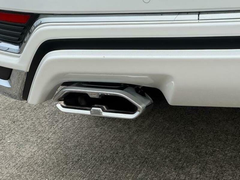 LAND CRUISER