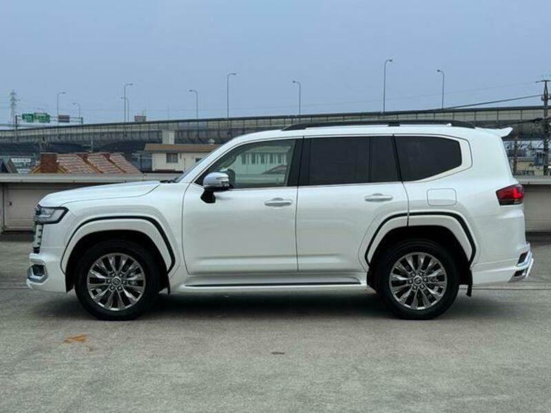 LAND CRUISER