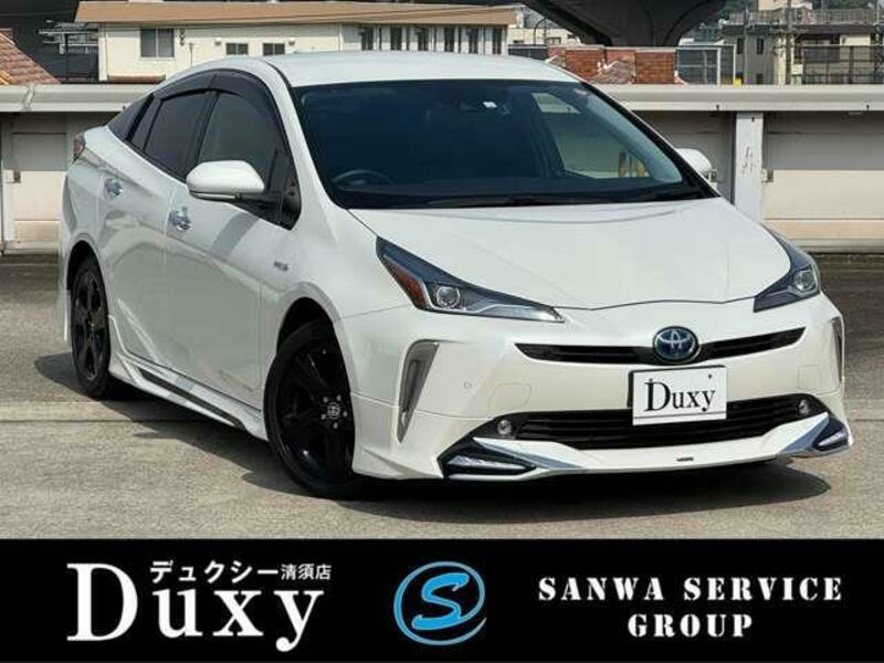 TOYOTA PRIUS