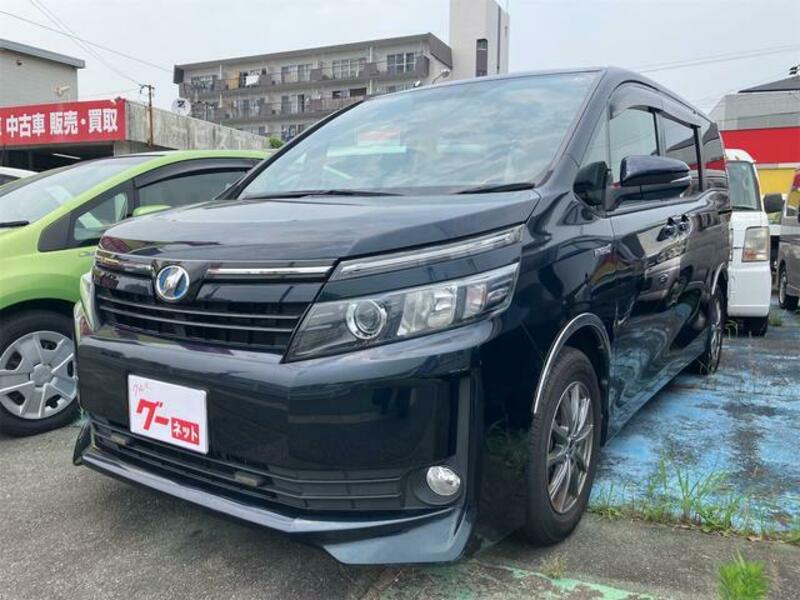 TOYOTA VOXY