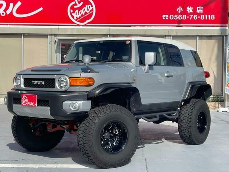 TOYOTA FJ CRUISER