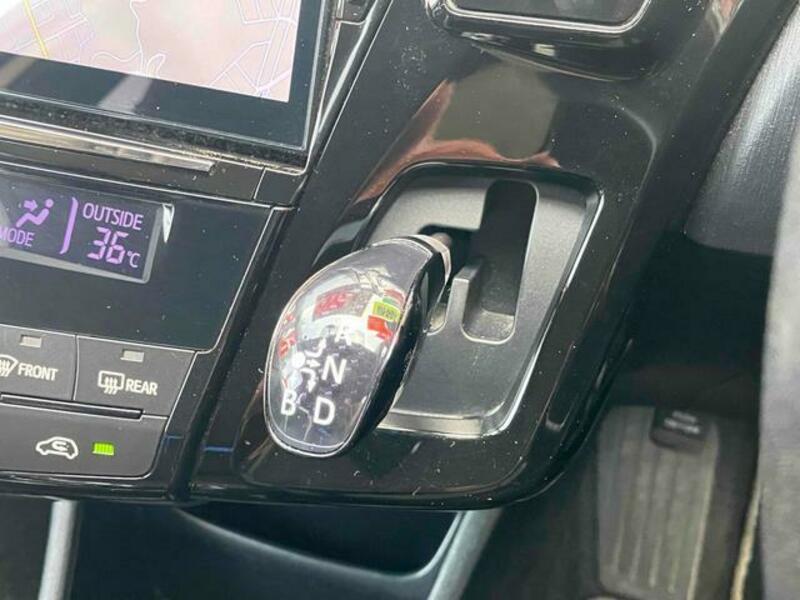 PRIUS ALPHA
