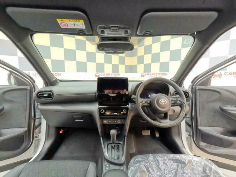 YARIS CROSS