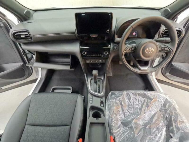 YARIS CROSS