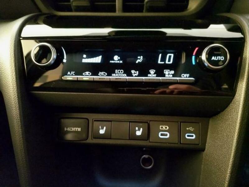 YARIS CROSS