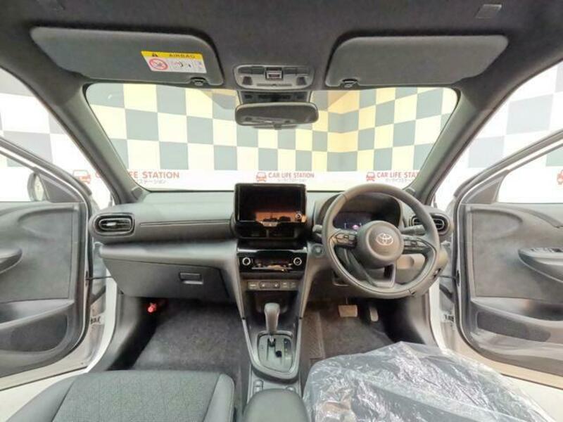 YARIS CROSS