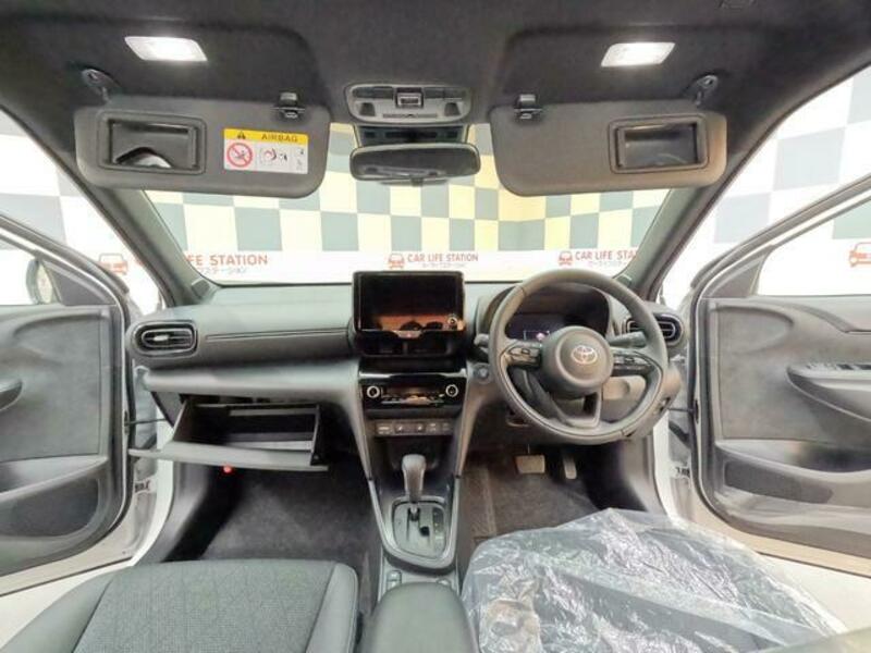 YARIS CROSS