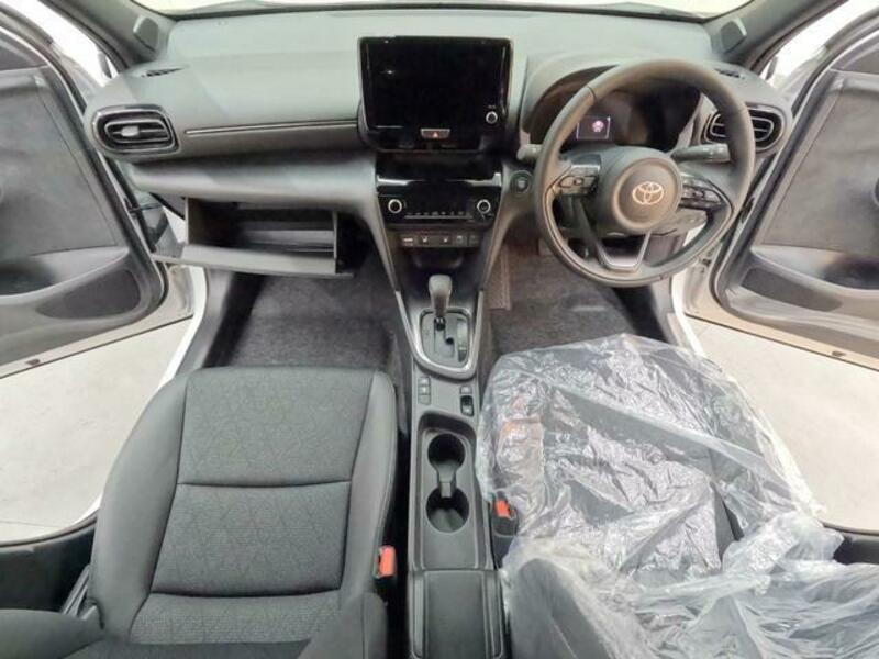 YARIS CROSS