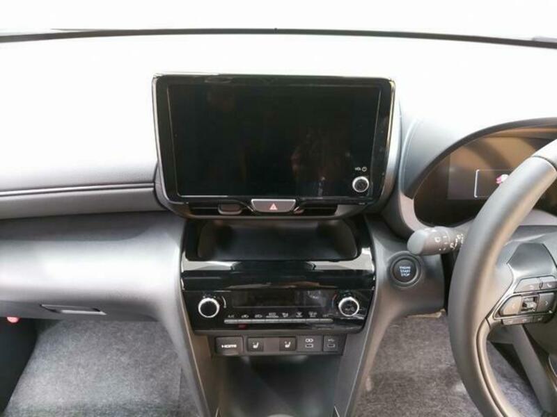 YARIS CROSS