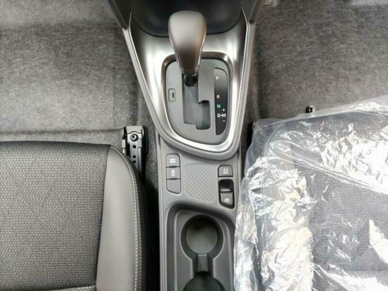 YARIS CROSS