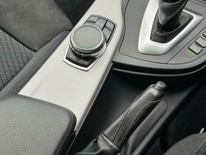 4 SERIES