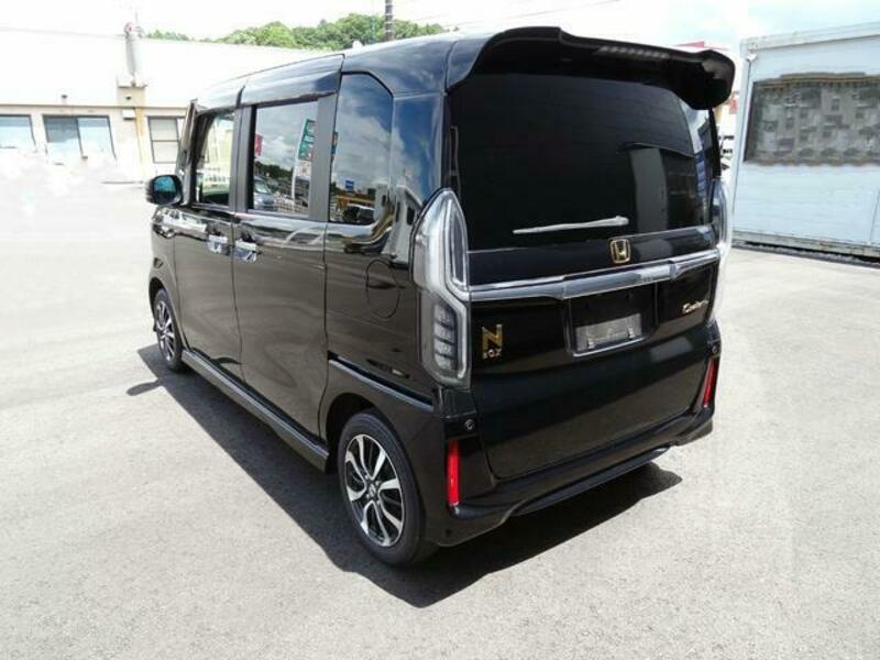 N BOX CUSTOM