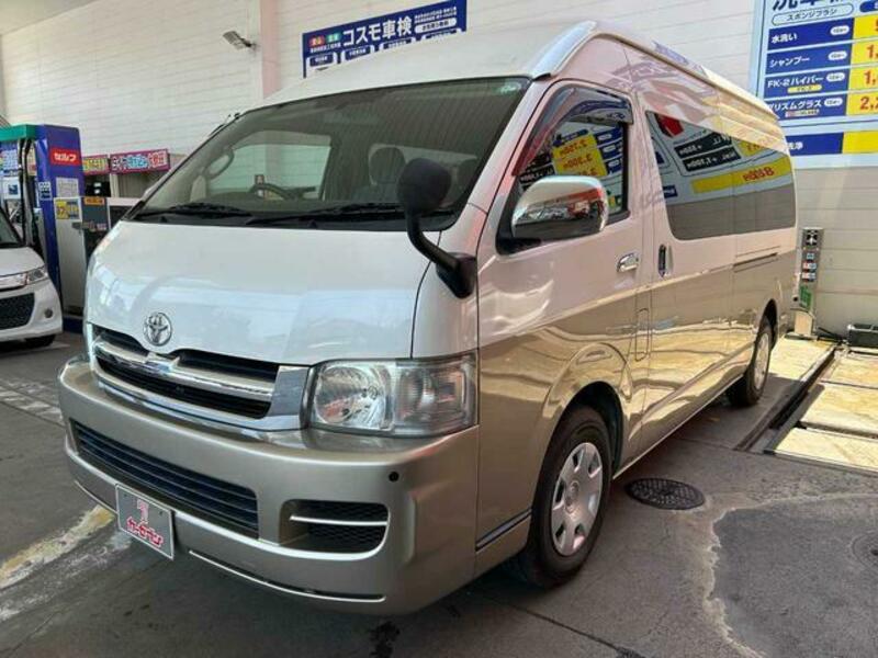 TOYOTA HIACE WAGON