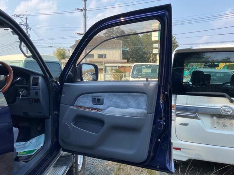 HILUX SURF