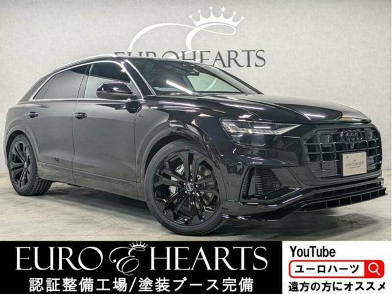 AUDI Q8