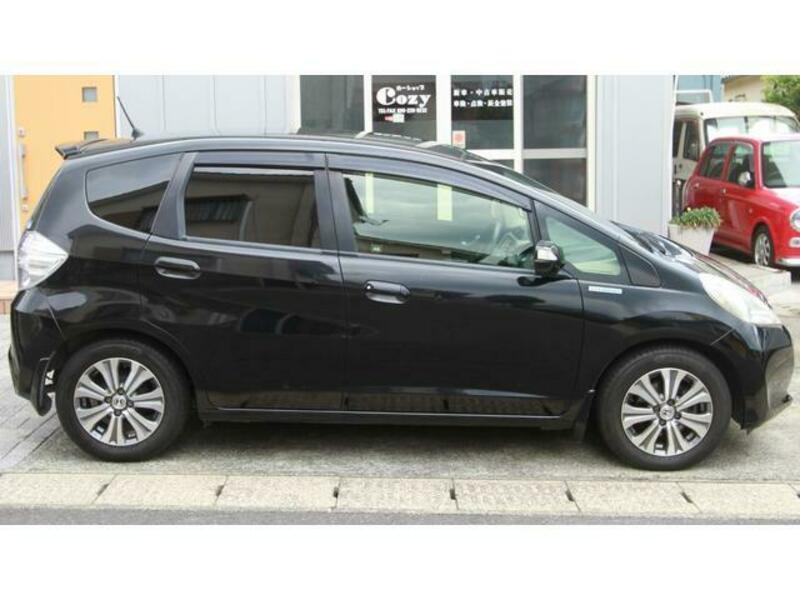 FIT HYBRID