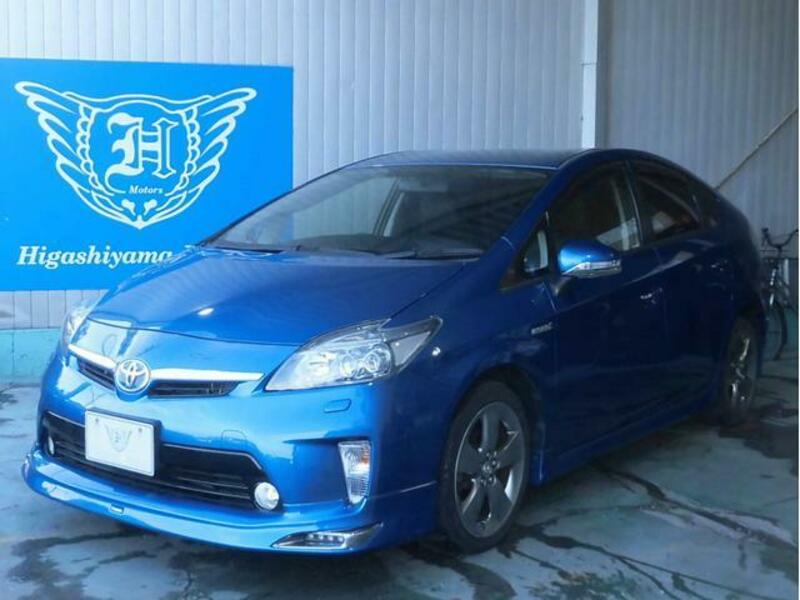 TOYOTA PRIUS