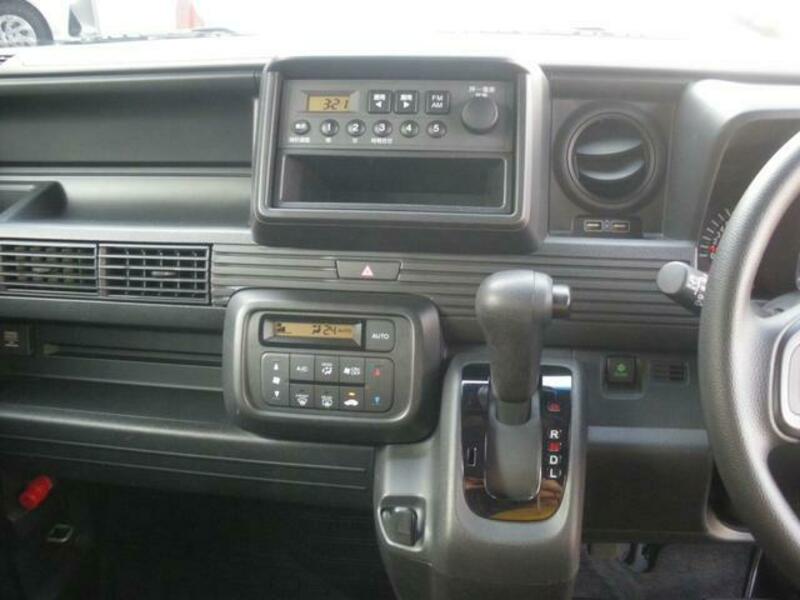 N-VAN