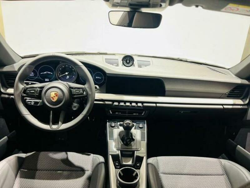 911
