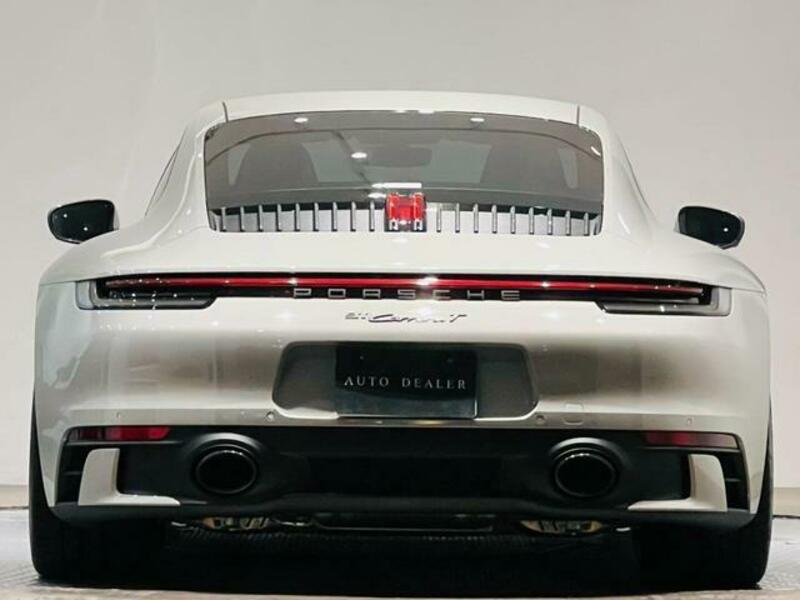 911