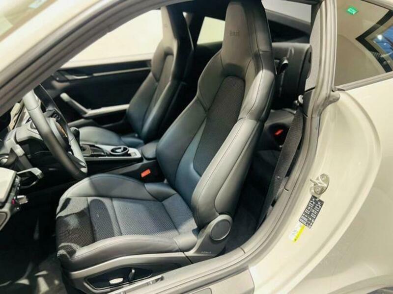 911